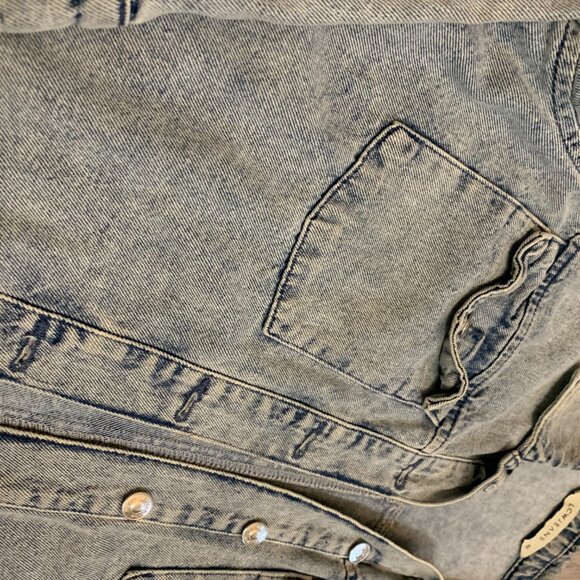 LCW Jeans Distressed Denim Shacket Size L Light Wash Vintage Style - Picture 3 of 4